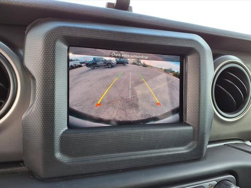 Used 2021 Jeep Wrangler Sport S image 24