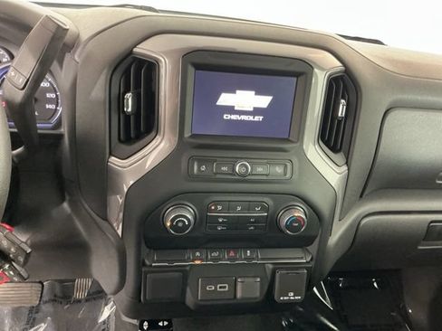Used 2022 Chevrolet Silverado 1500 Custom w/ LPO, Blackout Package AWD/4WD image 17