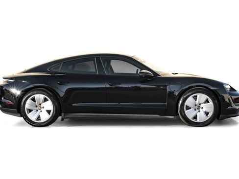 Used 2021 Porsche Taycan Base image 7