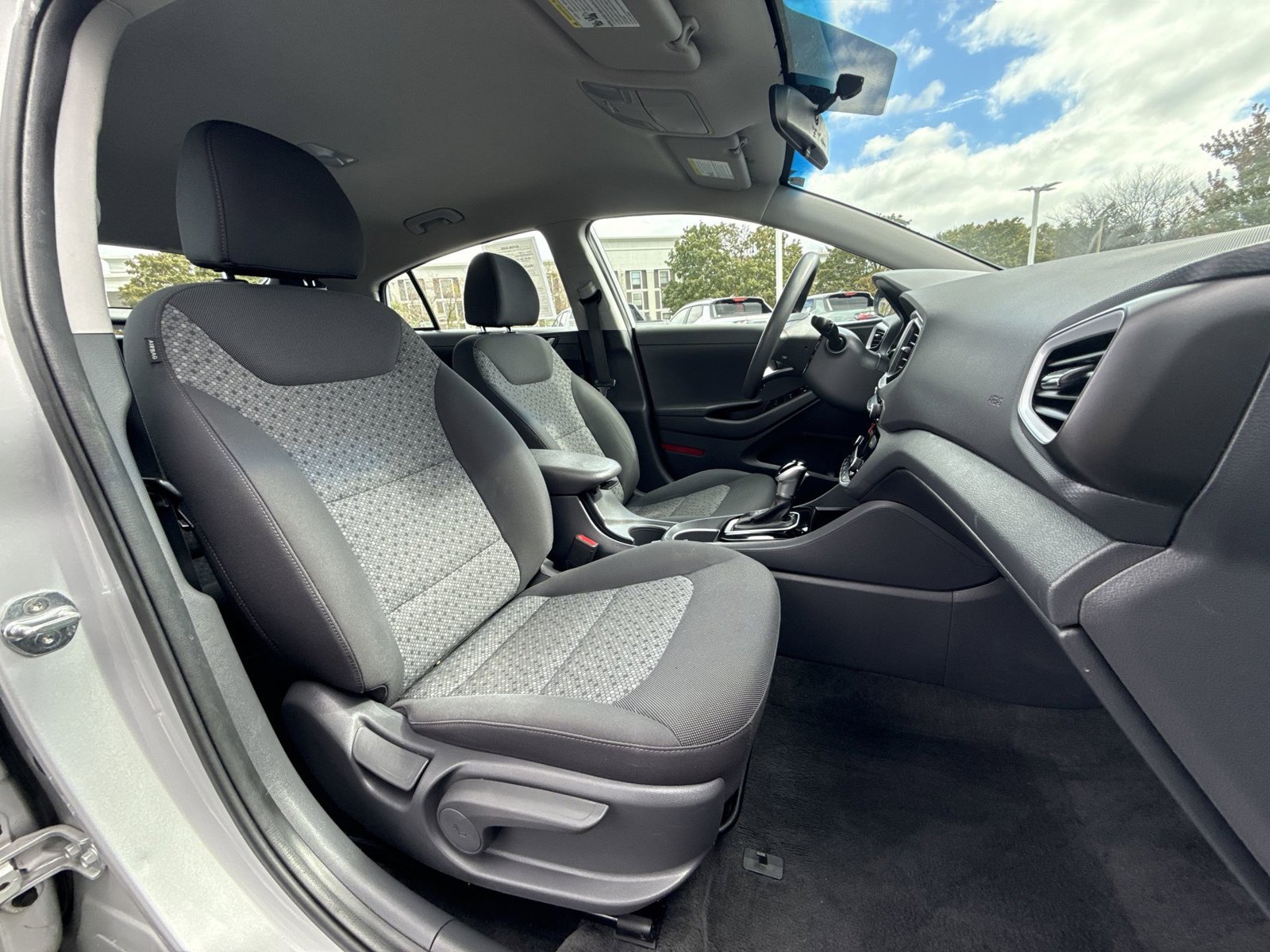 Used 2019 Hyundai Ioniq Blue FWD image 24