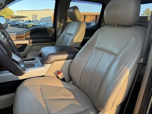 Used 2019 Ford F150 Lariat image 9