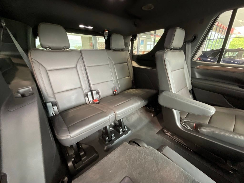 Used 2024 Chevrolet Tahoe High Country AWD/4WD image 21