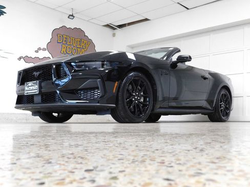 Used 2025 Ford Mustang GT Premium RWD image 14