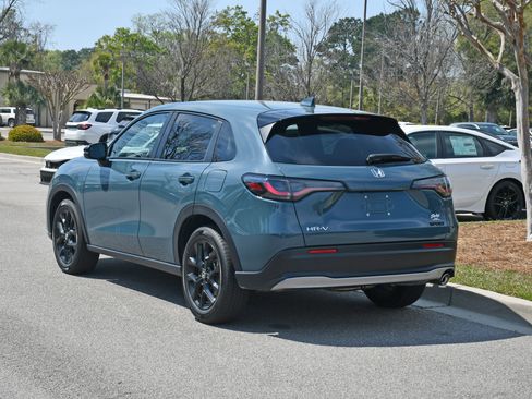 Used 2025 Honda HR-V Sport image 3