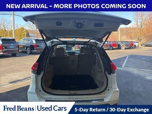 Used 2019 Nissan Rogue SV w/ Premium Package image 8