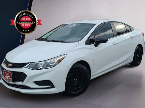 Used 2017 Chevrolet Cruze LS FWD image 1