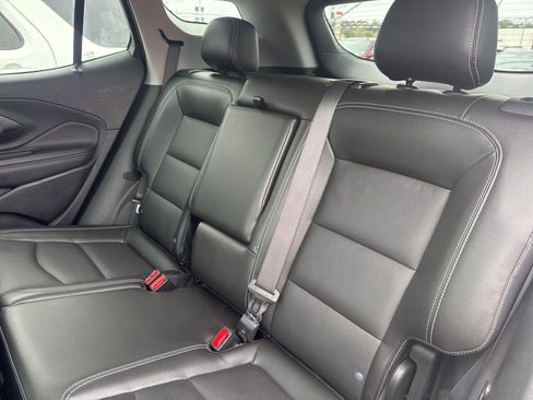 Used 2022 GMC Terrain SLT w/ Infotainment Package II image 12