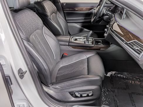 Used 2022 BMW 750i xDrive w/ M Sport Package AWD/4WD image 28