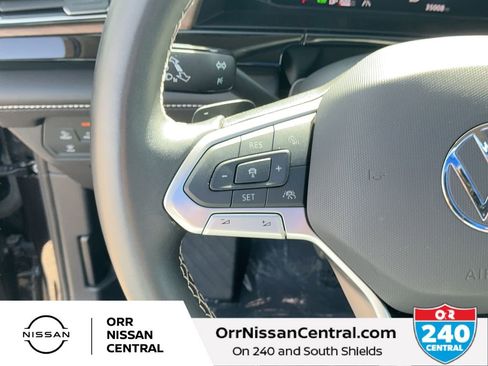 Used 2025 Volkswagen Atlas SE AWD/4WD image 20