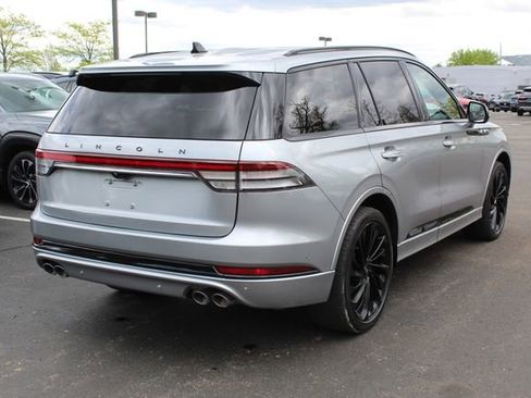 Certified 2023 Lincoln Aviator Black Label w/ Jet Package AWD/4WD image 3