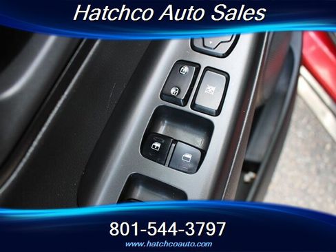 Used 2019 Hyundai Kona SE AWD/4WD image 11