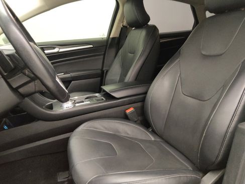 Used 2019 Ford Fusion Titanium AWD/4WD image 17