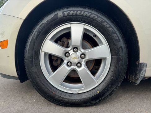 Used 2015 Chevrolet Cruze LT FWD image 13