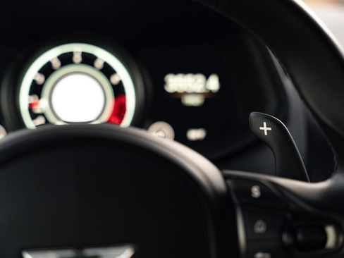 Used 2018 Aston Martin DB11 Coupe image 71