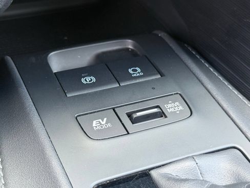 Used 2023 Toyota Venza Limited AWD/4WD image 35