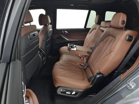 Used 2027 BMW X7 xDrive40i w/ M Sport Package AWD/4WD image 31