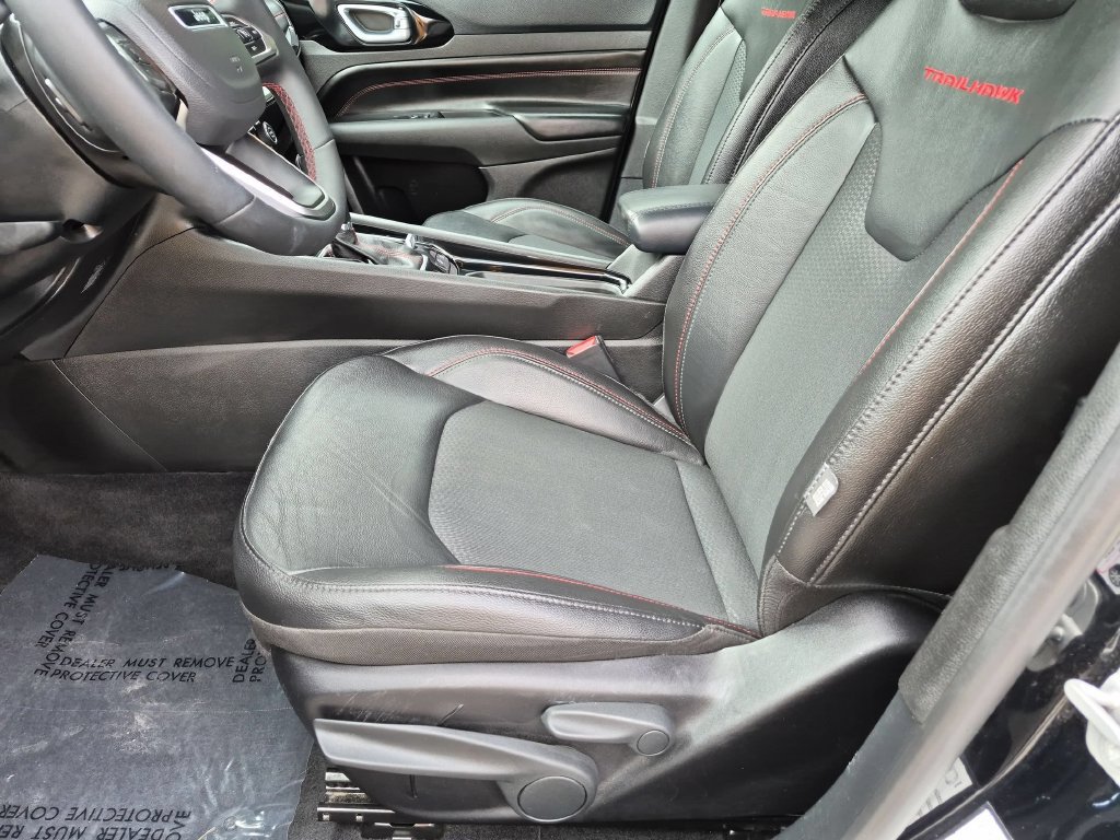 Used 2025 Jeep Compass Trailhawk AWD/4WD image 23