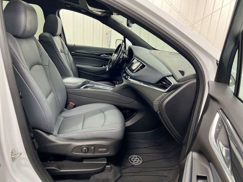 Used 2023 Buick Enclave Essence w/ Experience Buick Package FWD image 22