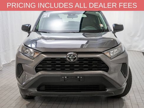 Used 2021 Toyota RAV4 LE AWD/4WD image 2