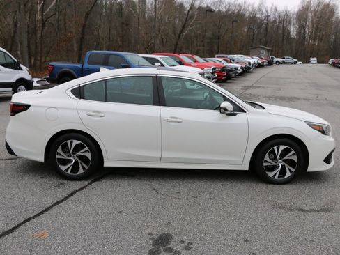 Used 2022 Subaru Legacy Premium image 9