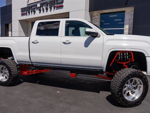 Used 2015 GMC Sierra 2500 SLT w/ Duramax Plus Package AWD/4WD image 5
