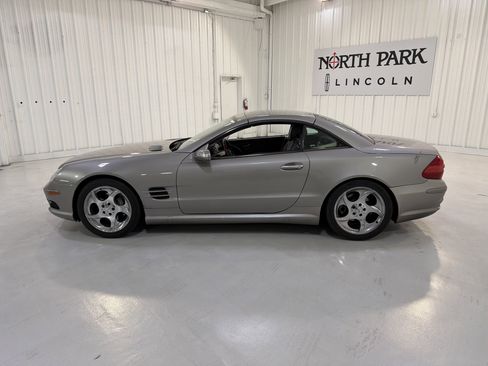 Used 2005 Mercedes-Benz SL 500 image 2
