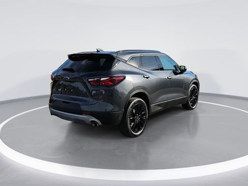 Used 2022 Chevrolet Blazer LT w/ Sound & Technology Package image 3