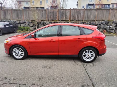 Used 2018 Ford Focus SE FWD image 6