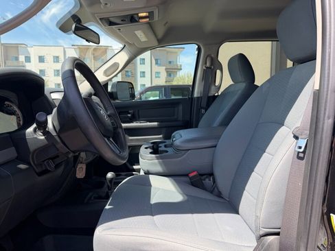 Used 2018 RAM 2500 Tradesman w/ Chrome Appearance Group image 12
