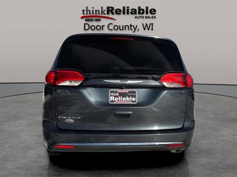Used 2020 Chrysler Pacifica Touring-L image 4