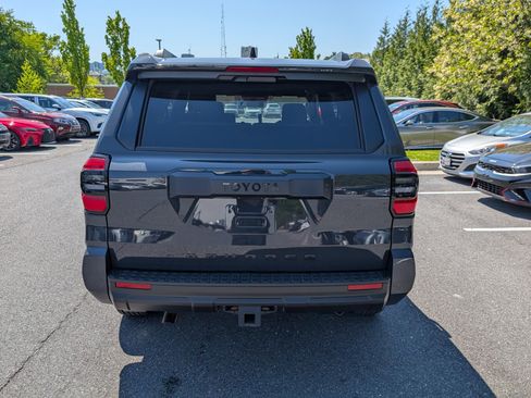 Used 2025 Toyota 4Runner SR5 AWD/4WD image 4
