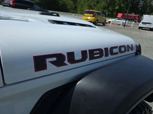Used 2018 Jeep Wrangler Unlimited Rubicon AWD/4WD image 11