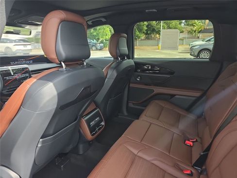 New 2026 Lincoln Nautilus Reserve image 9