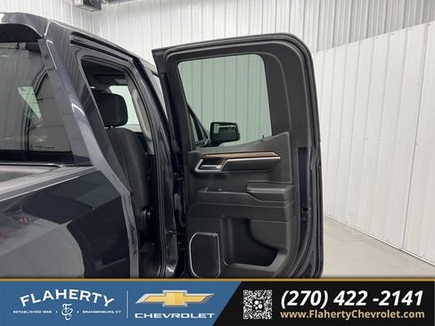 Used 2023 Chevrolet Silverado 1500 LT AWD/4WD image 12