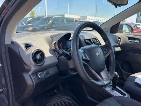 Used 2015 Chevrolet Sonic LT FWD image 9