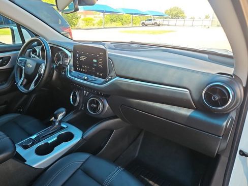 Used 2024 Chevrolet Blazer LT FWD image 27