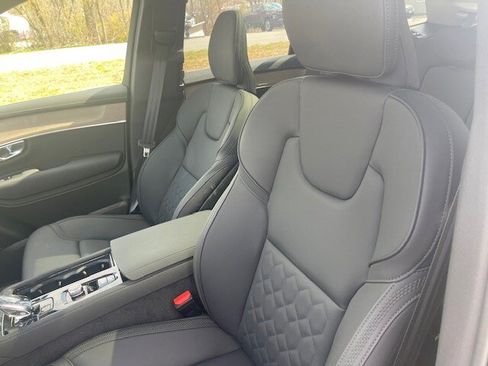 Used 2025 Volvo XC90 B6 Plus AWD/4WD image 17