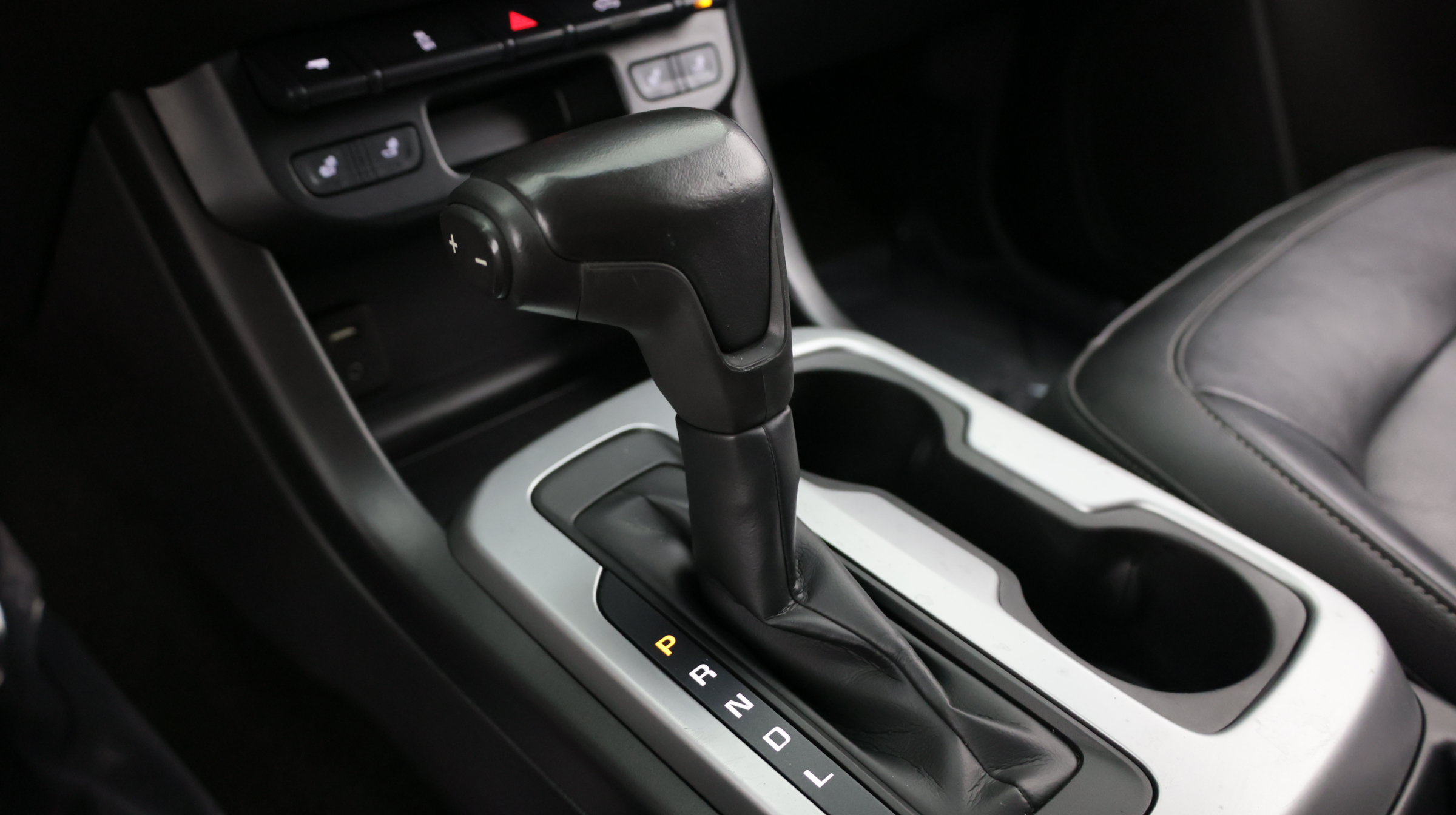 Used 2018 Chevrolet Colorado LT w/ Luxury Package, Chrome RWD image 16