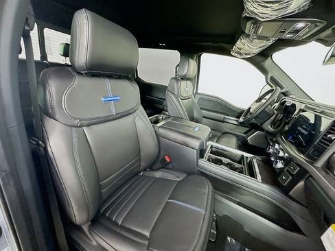 New 2026 Ford F450 Platinum w/ FX4 Off-Road Package image 30