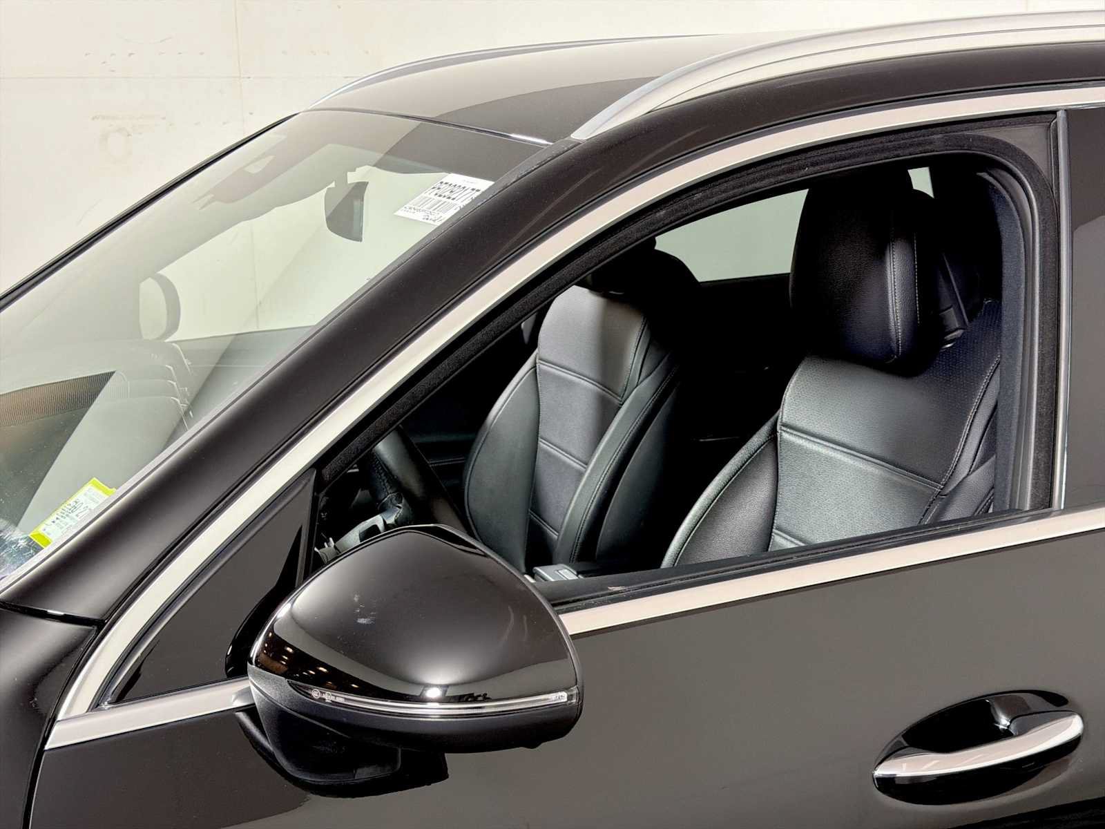 Used 2023 Mercedes-Benz GLC 300 4MATIC image 28