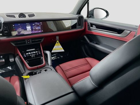 New 2026 Porsche Cayenne GTS AWD/4WD image 26