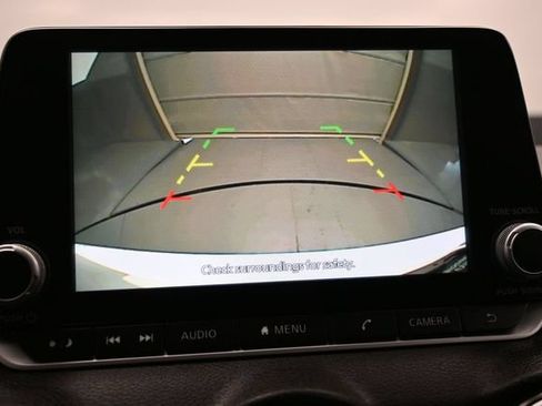 Used 2024 Nissan Sentra SV FWD image 15