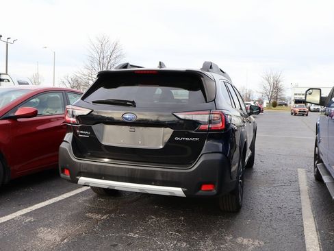 Used 2023 Subaru Outback Limited image 21