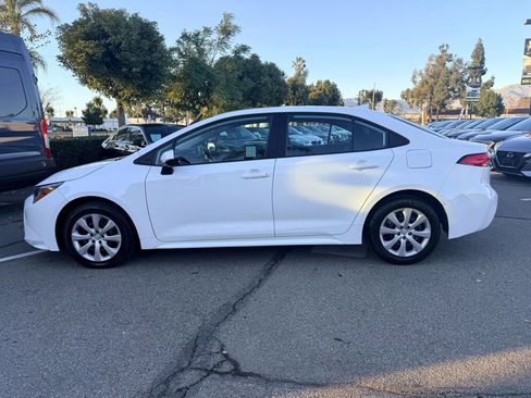 Used 2022 Toyota Corolla LE image 7
