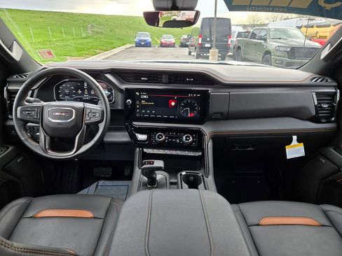 Used 2024 GMC Sierra 1500 AT4 w/ Technology Package image 19
