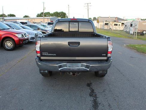 Used 2013 Toyota Tacoma 4x4 Double Cab w/ Limited Pkg image 6