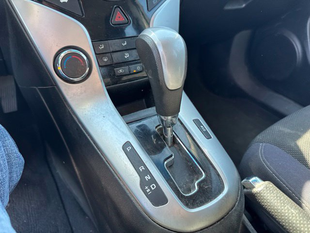 Used 2015 Chevrolet Cruze LT FWD image 19
