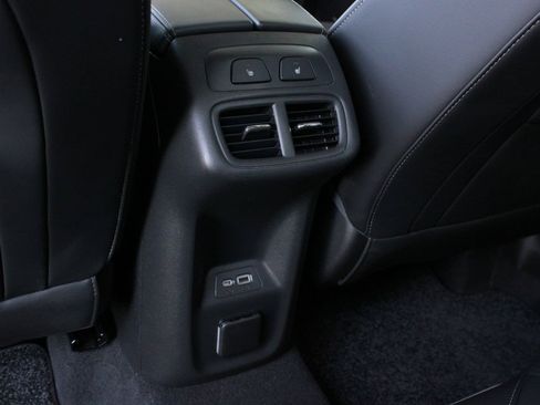 Used 2023 Buick Envision Avenir FWD image 17
