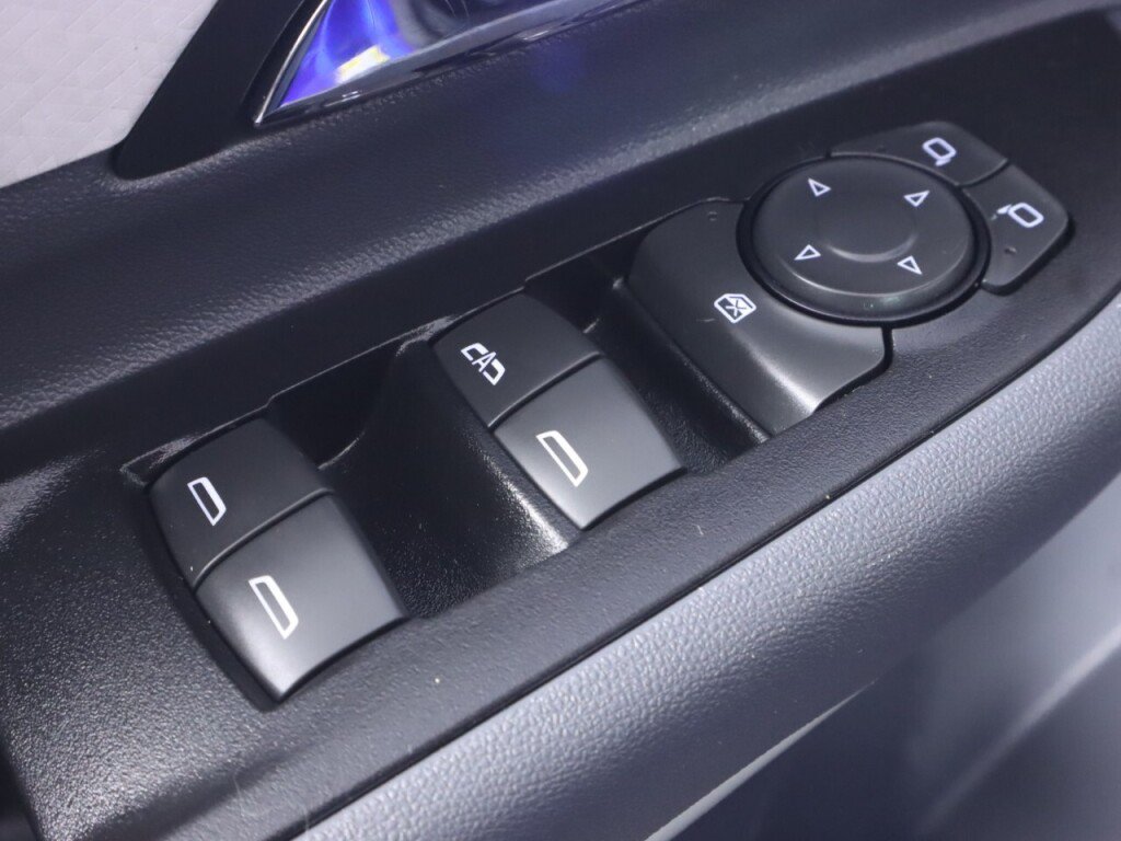 Used 2018 Chevrolet Bolt LT FWD image 25