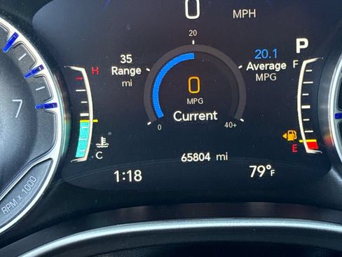 Used 2023 Chrysler Pacifica Touring-L FWD image 32